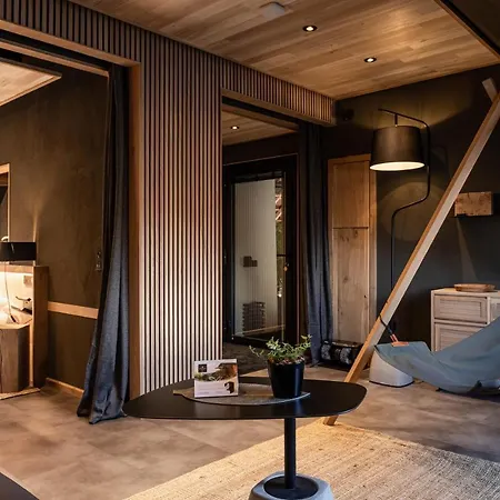 Le Studio Des Pres Verts Suite Design Avec Jacuzzi Privatif Jouey Exterior photo