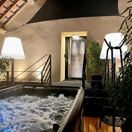 Le Studio Des Pres Verts Suite Design Avec Jacuzzi Privatif Jouey Exterior photo